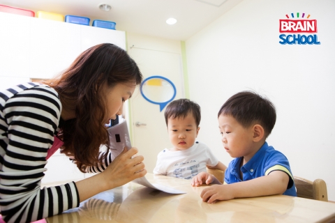 브레인스쿨은 실물중심의 사고창의력 프로그램으로 아이의 숨은 영재성을 일깨운다.