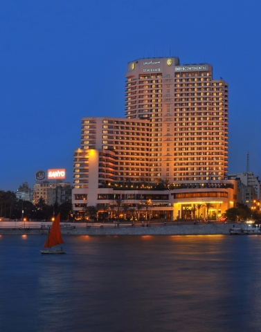 이집트 카이로의 5성급 호텔 인터콘티넨탈 카이로 세미라미스의 전경이다.
