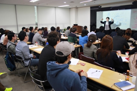 대한신학대학원대학교 상담심리치료학과 이재연 교수는 매주 대한상담심리치료학회와 LJY 행복한 상담심리연구소를 통해 상담심리를 통한 부모교육 및 부부교육을 강연한다.