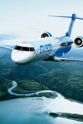 CRJ900 NextGen 항공기는 연료 소비를 동일 기종의 기존 세대와 비교해 최대 5.5% 까지 감축시키는 데 성공했다.