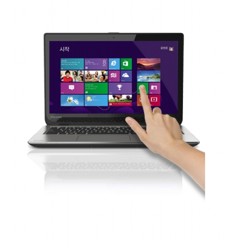 도시바가 U40t-A PSKP6K-0050038 모델을 선보이고 있다.