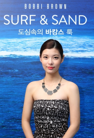 바비 브라운이 다가오는 바캉스 시즌을 맞아 도심 속 썸머 바캉스 룩 온카운터쇼를 진행한다.