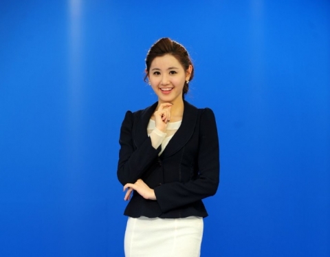 장주희 KBS 기상캐스터가 청소년 스피치리더십 특별훈련에서 특강을 진행한다.