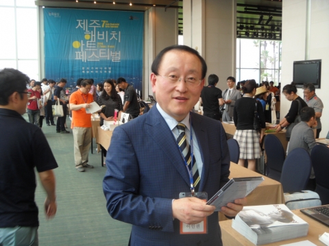 한국소리문화의전당 이인권 대표(사진)가 문화관광부장관상을 수상했다.