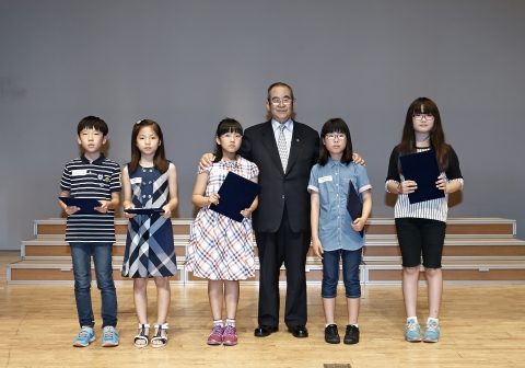 제16회 전국 초·중학생 백일장 대회 시상식이 지난 9일(수) 서울여성플라자 아트홀 봄에서 열렸다.