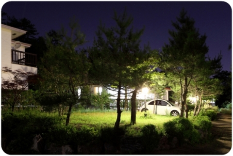 설악화이트빌 펜션은 설악산에서 불과 10여분 거리에 위치한 별장형 독채펜션이다.