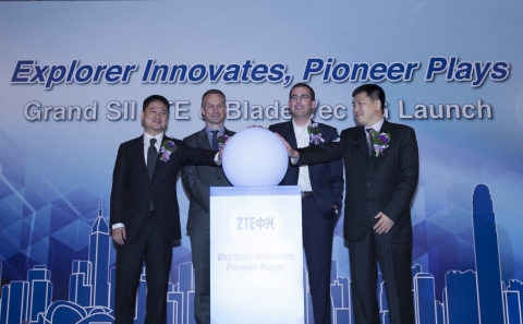 아담 정(Adam Zeng) ZTE 모바일 디바이스 부문 최고경영자(CEO); 팀 맥도너(Tim McDonough) 퀄컴 테크놀로지스(Qualcomm Technologies Inc.) 마케팅 담당 부사장; 스콧 보몬트(Scott Beaumont) 구글 차이나 사장; 재키 장(Jacky Zhang) ZTE 모바일 디바이스 아태/CIS 사업본부 최고경영자(CEO), ‘블레이드 Vec 4G’(Blade Vec 4G)와 ‘그랜드 S2 LTE’(Grand S II LTE)를 전격 출시했다.
