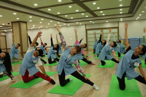 세계선센터에서 체험 수업이 진행중이다.