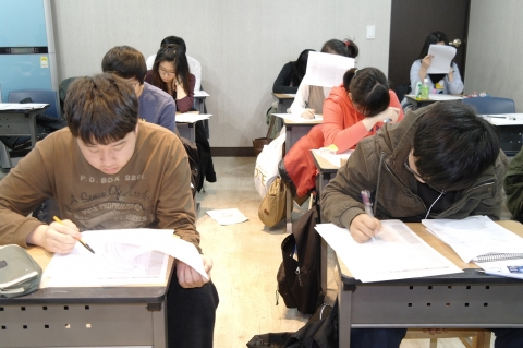 2015학년도 과학고의 원서접수가 8월 초에 시작된다. 신우성학원은 8월 2일부터 8일까지 과학고 자기소개서 작성법에 관한 학부모 무료 간담회를 연다.