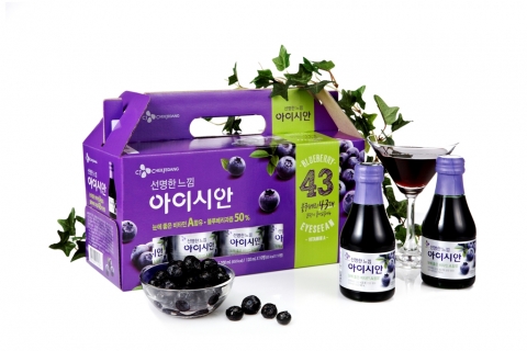 CJ제일제당이 하나로마트와 메가마트에서 눈 건강 음료 ‘아이시안 블루베리’를 최대 48% 할인 판매하는 이벤트를 진행한다.
