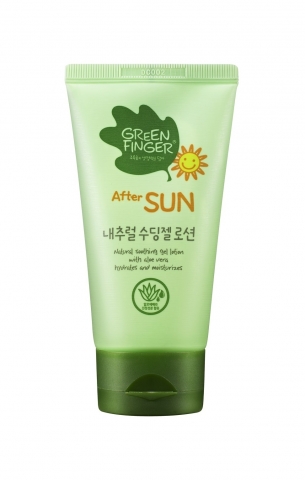 유한킴벌리가 그린핑거 선 내추럴 수딩젤 로션을 선보이고 있다.