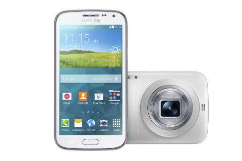 삼성전자가 카메라 특화 프리미엄 스마트폰 갤럭시 K 줌, 미러리스 렌즈 교환형 카메라 NX30, 무선 멀티룸 오디오 삼성 M7으로 EISA 어워드를 수상했다. EISA 어워드는 유럽영상음향협회(EISA)가 매년 유럽지역 최고 전자기기를 선정하는 상이다.