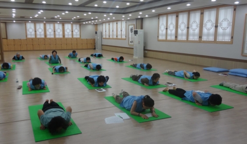 세계선센터에서 체험 수업이 진행중이다.