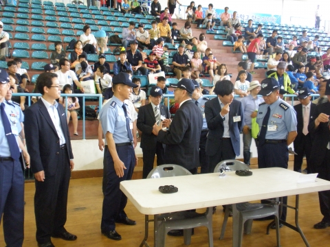 제36회 공군참모총장배 실내 무선조종비행 대회가 개최됐다.