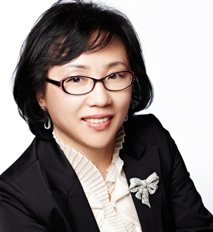2014년도 네일아트 국가자격증 필기시험이 11월 16일로 확정되면서 미용사(네일) 자격증을 준비하는 수험생들의 움직임이 바빠지고 있다.
