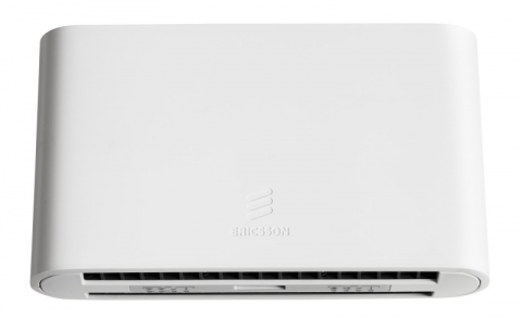 에릭슨은 캐리어 애그리게이션으로 300Mbps의 LTE 속도를 지원하는 최초의 옥내 피코셀인 RBS6402를 출시한다.