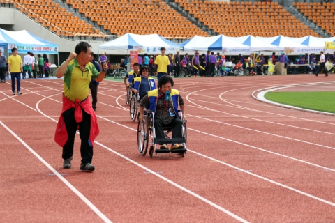 전국 지체장애인들의 축제 2014 전국지체장애인체육대회가 창원종합운동장에서 열렸다.