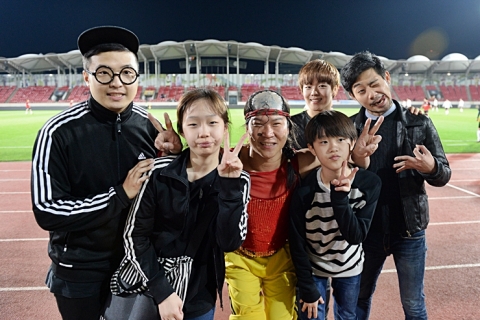 성남시장배 직장인 축구대회의 폐막식이 축구대회 우승팀인 SK C&C와 연예인축구단과의 친선경기 그리고 웃찾사의 인기 코너였던 짜이호팀의 공연과 함께 폐막되었다.