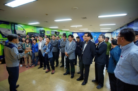 군산대학교 공무원직장협의회는 6일 산학관계 활성화를 통한 학생취업률 향상을 위해 현대중공업, 한국GM, 롯데주류 등 군산지역 기업체를 방문했다.