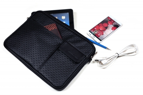 아트뮤는 휴대시 멀티수납이 강조된 3웨이기능 충격방지 태블릿슬림가방-세띠를 출시했다.