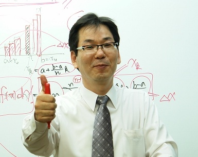 대치동 신우성논술학원의 자연계수리논술 백성현 선생님 강의 모습이다.