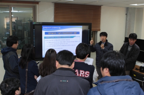 한국전기연구원 김종율 박사팀(차세대전력망연구본부)은 최근 100MW 이하 규모 풍력발전단지를 통합운영할 수 있는 운영제어시스템을 개발하고, 상용화를 위한 풍력발전단지 실증적용 연구를 본격 추진한다.