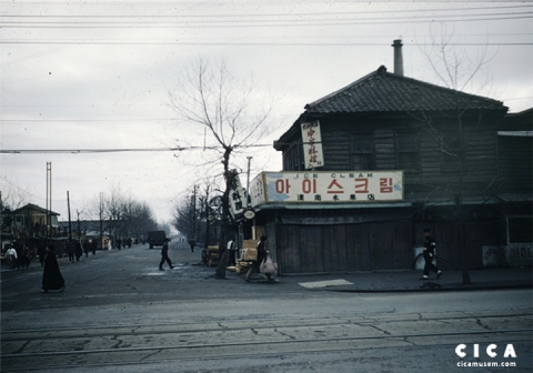 CICA미술관 사진전: 1956-1957 한국 (2014년 11월 29일-2015년 2월 28일) 서울풍경