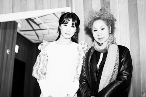 가수 에린, 2014 대한민국 문화연예대상 시상식에서 가수 인순이씨와 함께