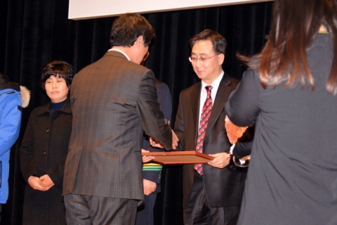 일화의 구리시장 표창 수상식