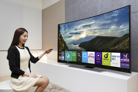 삼성전자가 1월 6일부터 나흘 간 미국 라스베이거스에서 열리는 세계 최대 가전 전시회 CES 2015에 스마트 TV의 새로운 기준이 될 2015년형 스마트 TV를 선보인다.