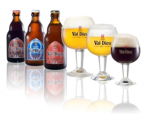 뱅드뱅은 홈플러스 합정점 및 청담 SSG 푸드마켓에서 신규 수입한 벨기에 애비 맥주 발듀 시음 및 전용잔 증정 행사를 연다.