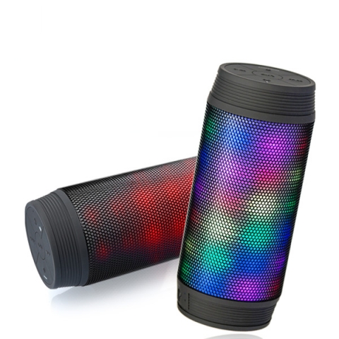 디에스인터내셔널이 휴대용 LED 라이팅 블루투스 스피커 ‘웨이브’를 출시했다.