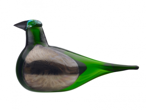 이딸라(Iittala)가 버드 바이 토이까 컬렉션에서 2015년 새 - 큰 기러기, 숲 속의 날개 달린 판사를 출시했다.