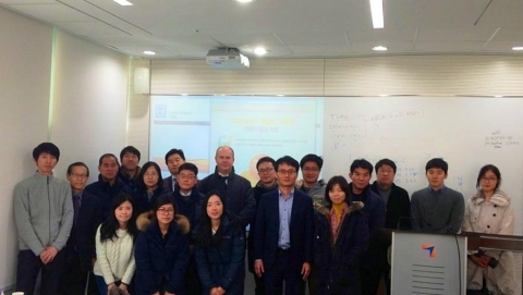 로이드인증원은 2014년 12월 5일 여의도 금융투자교육원에서 진행되었던 2014년 온실가스 배출권거래제 가격전망 및 대응전략 포럼의 성공적인 개최를 시작으로 2015년에도 온실가스 배출권 거래제 관련 전문과 과정 및 포럼, 세미나 등을 정기적으로 진행할 예정이다.