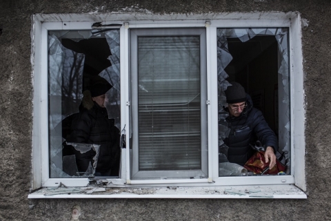 우크라이나 도네츠크 지역, 폭격으로 피해를 입은 주민들(사진 저작권 표기 ⓒManu Brabo)