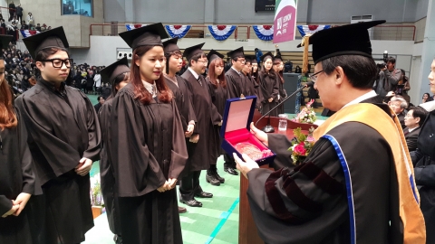 호원대학교가 2014학년도 전기 학위수여식을 개최했다.