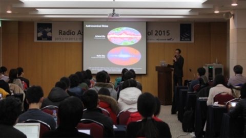 UST(과학기술연합대학원대학교‧총장 이은우)와 GUAS(일본 총합연구대학원대학‧총장 오카다 야스노부)는 2월 10일(화)부터 13일(금)까지 4일간 제주 대명리조트에서 2015 전파천문학 겨울학교를 개최했다.
