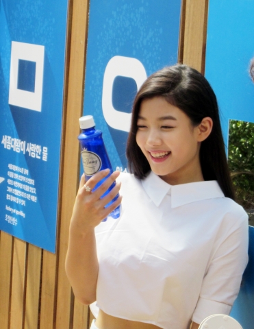 일화 초정탄산수 광고모델 김유정 광고 촬영 현장