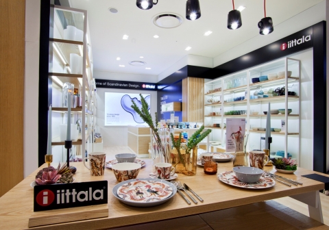 이딸라(Iittala)가 부산 중구 중앙동에 위치한 롯데백화점 광복점에 단독 매장을 오픈했다.