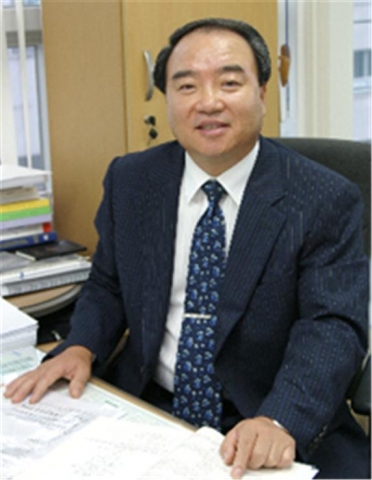 건국대학교 사범대학 소재무 교수(체육교육과)가 한국운동역학회 제14대 학회장에 선출됐다.