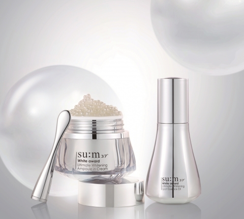 숨37 화이트 어워드 얼티밋 화이트닝 앰플 인 크림(45g, 110,000원대), 숨37 화이트 어워드 얼티밋 화이트닝 스팟 에센스 EX(50ml, 110,000원대)