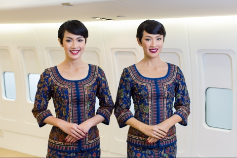 싱가포르항공이 세계적인 밀랍인형 박물관인 마담 투소와 함께 자사 승무원인 싱가포르 걸을 모델로 밀랍인형을 제작했다.