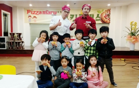MBC 장미빛 연인들에서 방송된 초롱이의 유치원 피자쿠킹클래스 촬영 현장이 화제다.