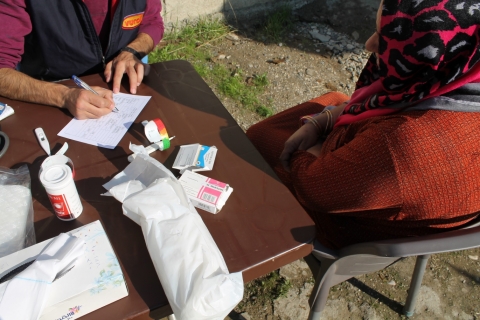 이라크와 접경 지역인 시리아 알하사케(Al Hassakeh)의 국경없는의사회 이동진료소. 이 지역에서 국경없는의사회는 2013년 8월부터 이동진료소를 운영하며 여성과 아동을 위한 진료를 하고 있다(사진 저작권 표기©MSF)