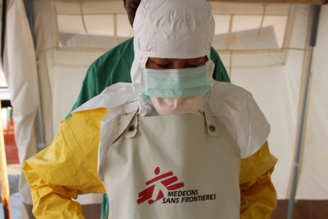국경없는의사회 한국인 의사 김나연 2014년 12월부터 6주간 시에라리온 마그부라카 국경없는의사회 에볼라치료센터에서 활동했다(저작권 표기 ©Pablo Krause/MSF)