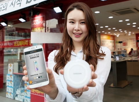 SK텔레콤은 삼성전자 플래그십 스마트폰 갤럭시 S6, 갤럭시 S6 Edge 출시를 앞두고, 오는 4월 1일 오전 9시부터 예약가입을 실시한다. 예약 가입 후 개통을 완료한 고객들은 삼성 정품 무선충전 패드를 무료로 받을 수 있다.