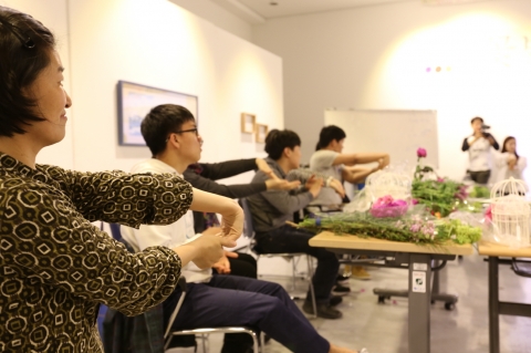 문화예술 소통프로그램 꽃밭 체어댄스