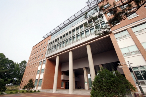 건국대학교 글로컬캠퍼스 중소기업산학협력센터가 중소기업청의 산학연협력 기술개발사업인 ‘자율편성형 첫걸음, 도약기술개발사업’에 선정됐다.