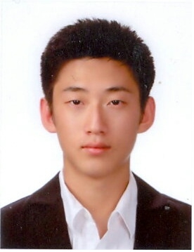 김옥관(22세) 사회복무요원이 쓰러진 할머니의 기도 확보와 목 고정을 하면서 초기 응급처치를 실시했다