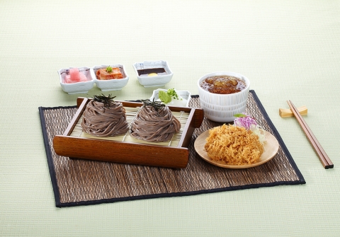 하루엔소쿠에서 이번에 새롭게 맛을 업그레이드해 선보인 판모밀